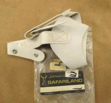 Safarilandharness.JPG (42325 bytes)